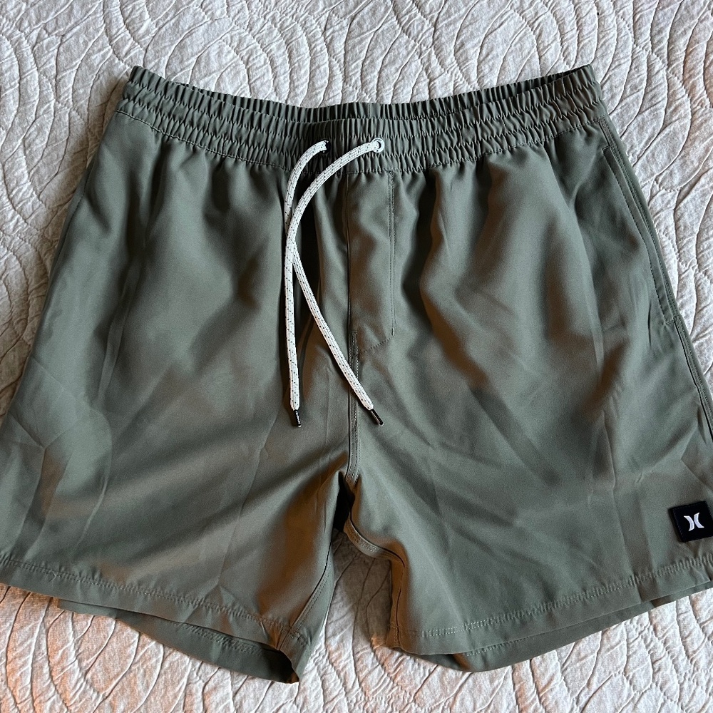 Men's Hurley shorts - L